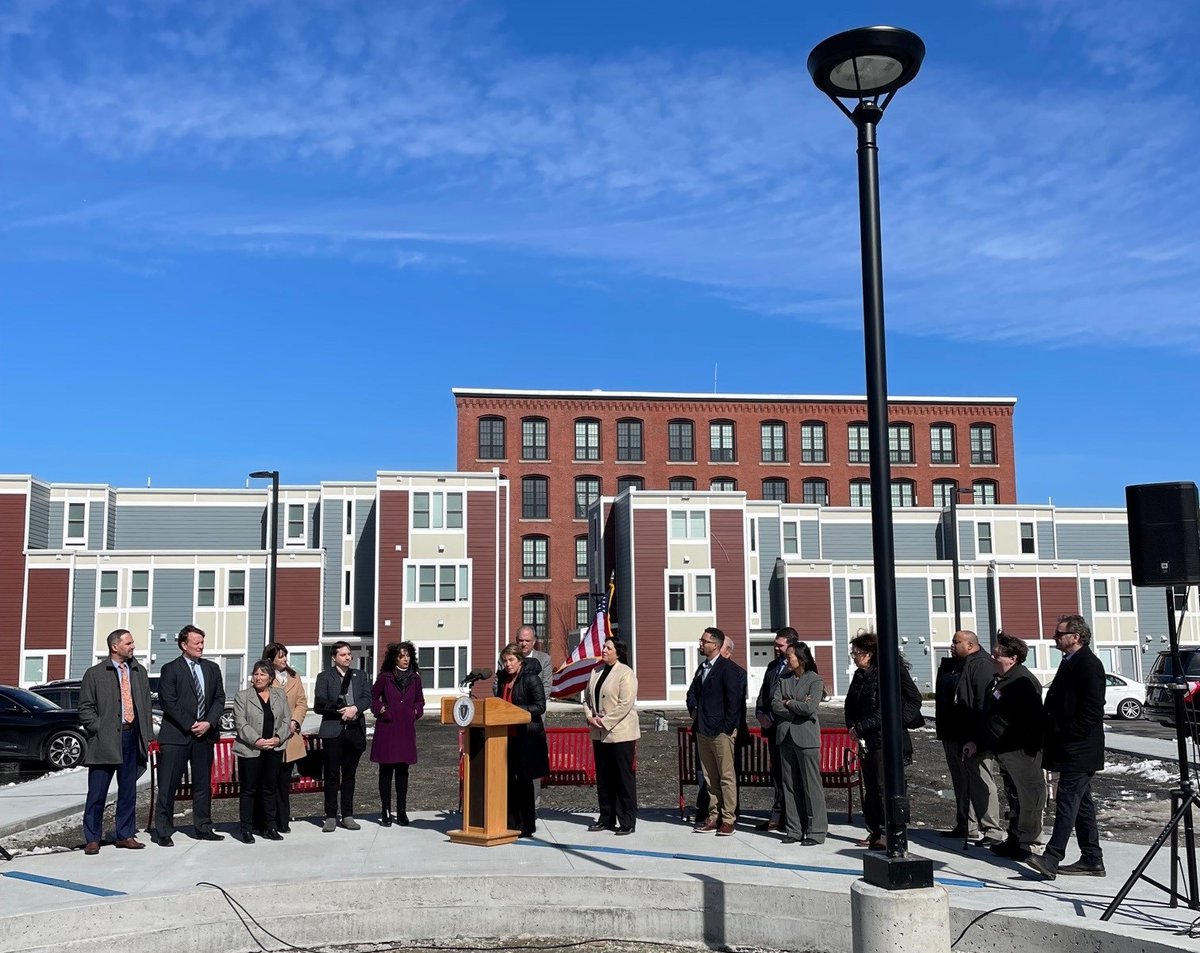 Did you know? The Mass Leads Act invests $30M into the #Brownfields Redevelopment Fund to help transform parcels impacted by environmental contamination for reuse — like this former foundry in #Worcester that is now home to #affordablehousing. #EarthDay mass.gov/economic-devel…