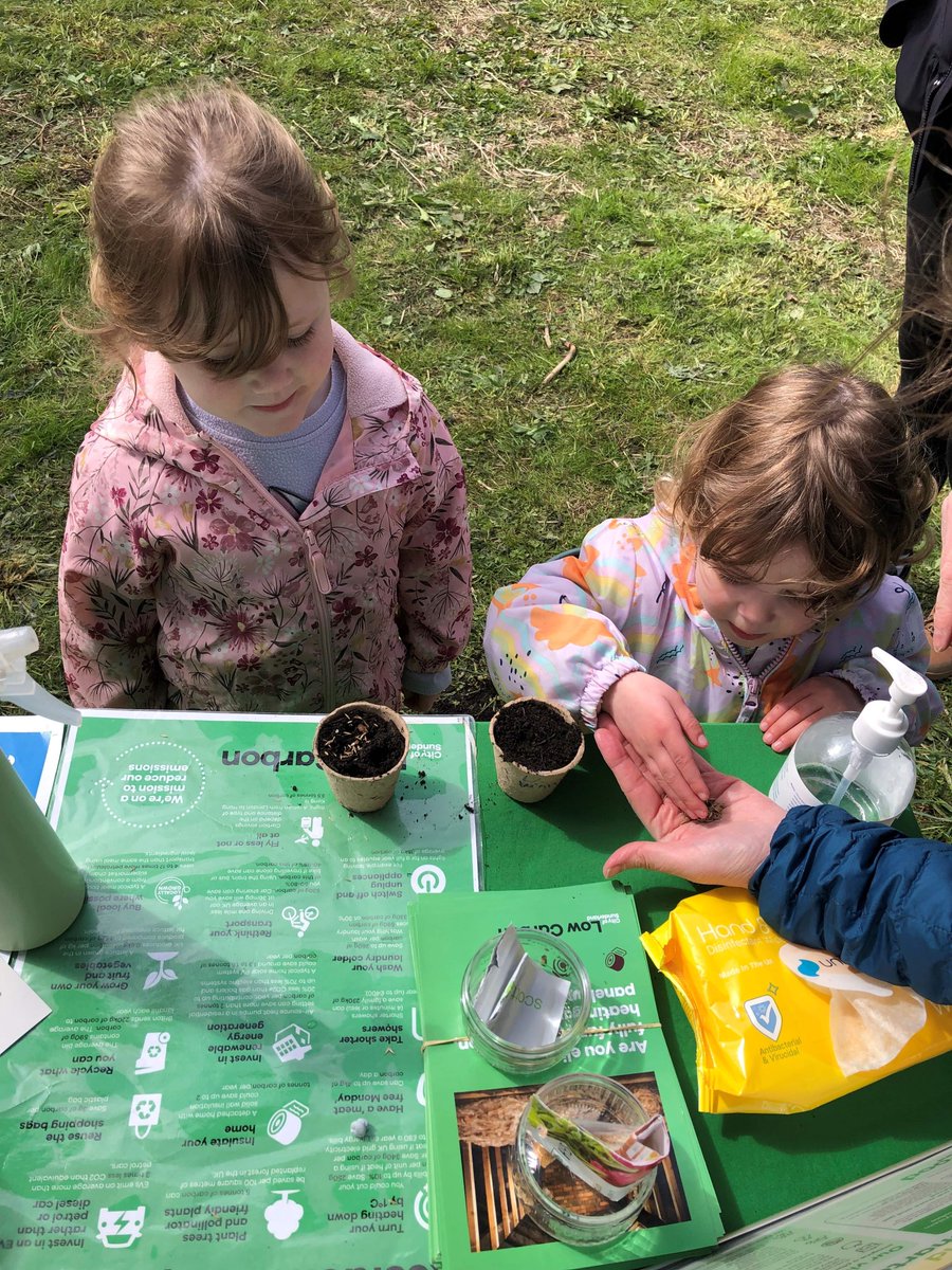 Local residents came together in Backhouse Park on Saturday to celebrate Earth Day 🌍 

The event, organised by @ICOSsunderland  offered a variety of activities for families, including park walks, crafts, planting, and recycling initiatives. 🌿

#WearSustainable #EarthDay