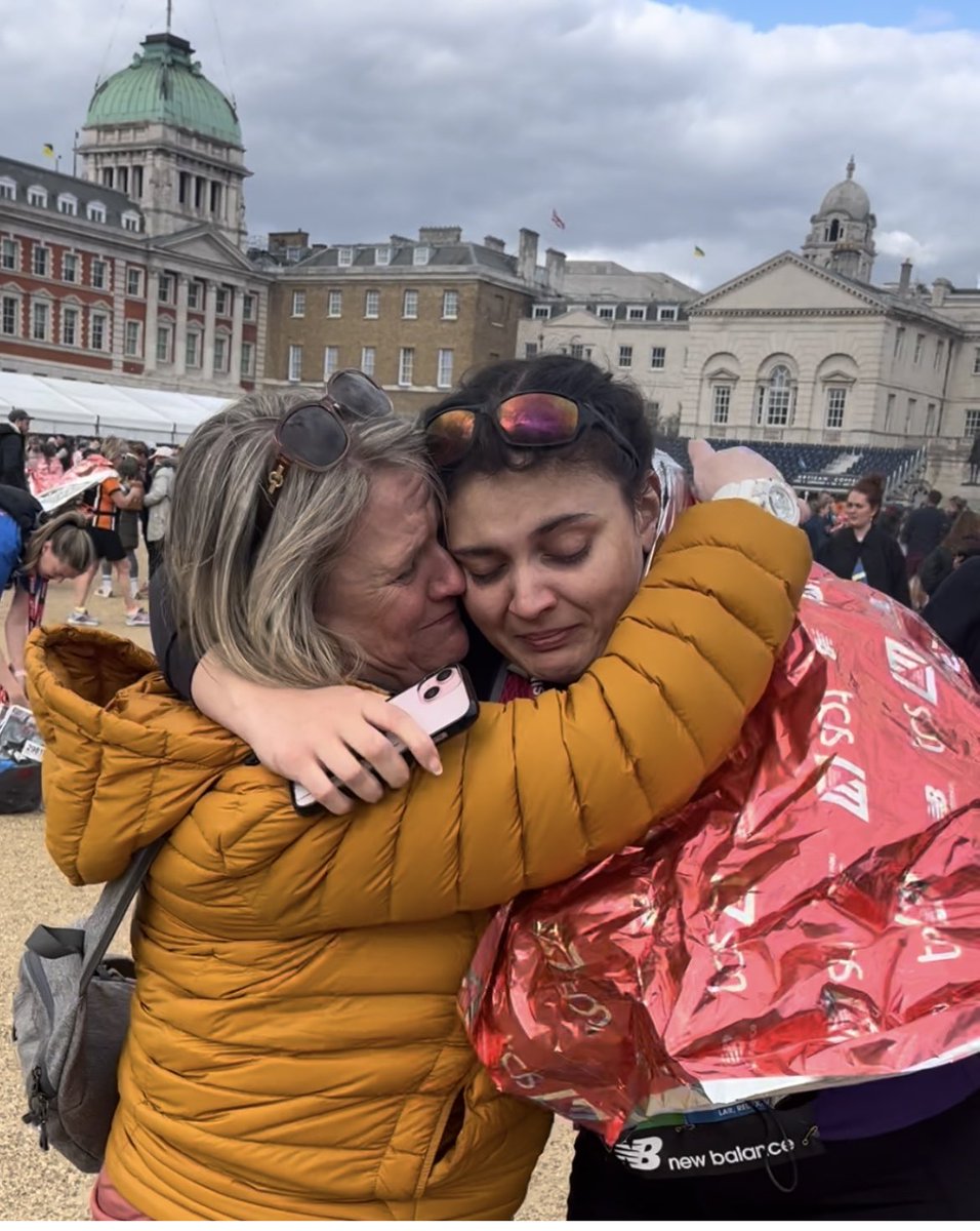 A massive congratulations to the amazing Erin Sethuraman on completing the London Marathon in support of @nihospice. 👏 Your dedication and commitment is truly inspiring, Erin! 💜