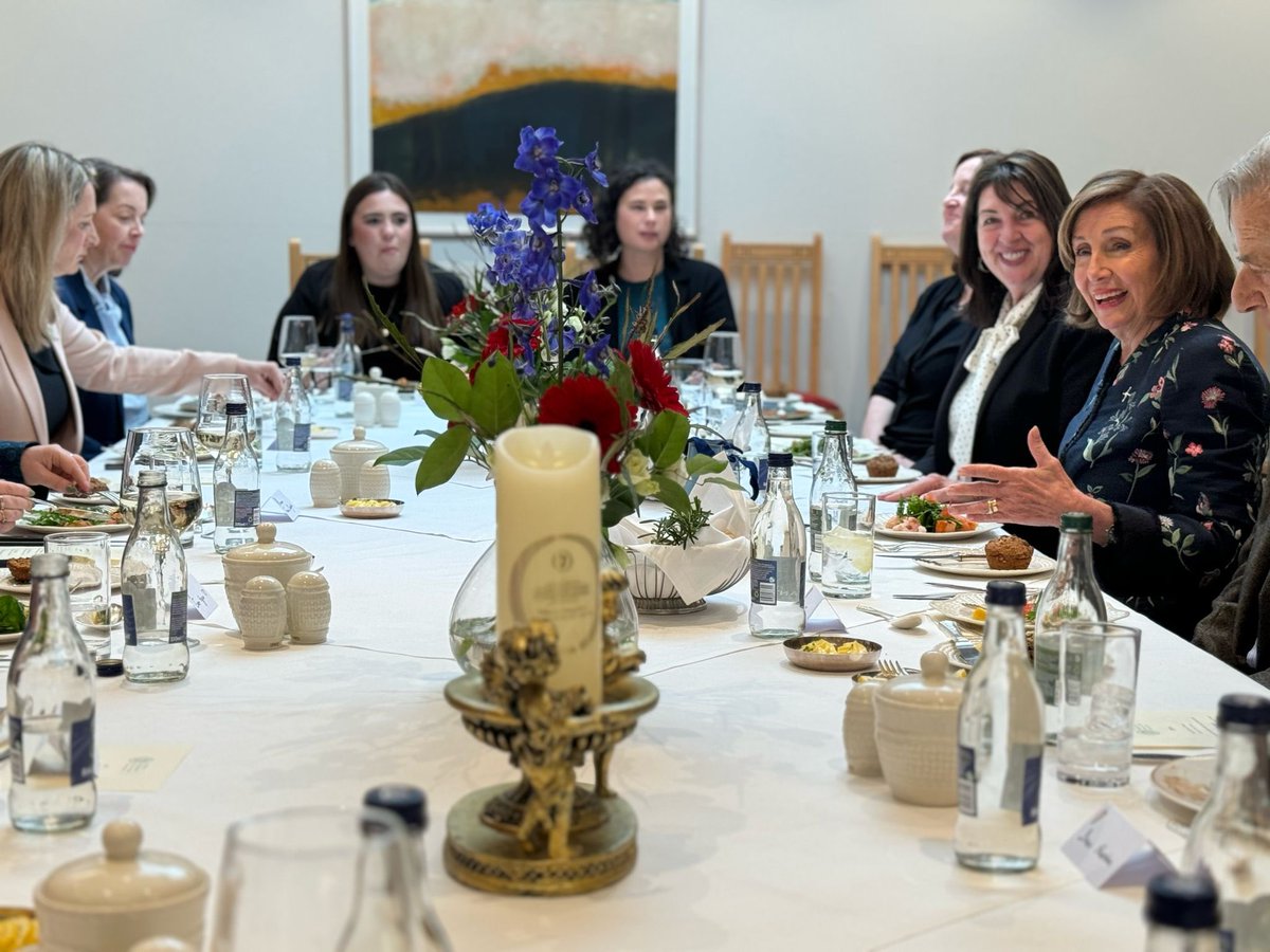 Today I attended a fantastic meeting at Leinster House with members of the Oireachtas Women's Caucus and @SpeakerPelosi discussing the vital roles of women in politics and leadership. Grateful to @Women4Election Ireland for facilitating this enriching conversation, and to Chair