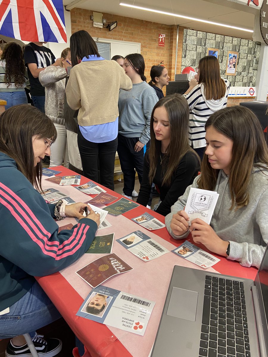 Cemporda's tweet photo. Matí de dilluns al LANGUAGE VILLAGE  #3resocee2324 https://t.co/zBACKN6PkC