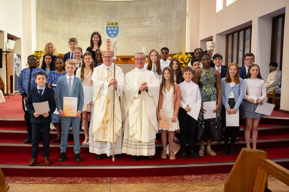 Congratulations to the 23 Ratcliffe College candidates confirmed by Bishop Patrick McKinney on Sunday. ✨🕊️ Thank you to all, family and friends who shared in this special Confirmation Mass. 🙏🏼 #WeAreRatcliffe #ConfirmationMass