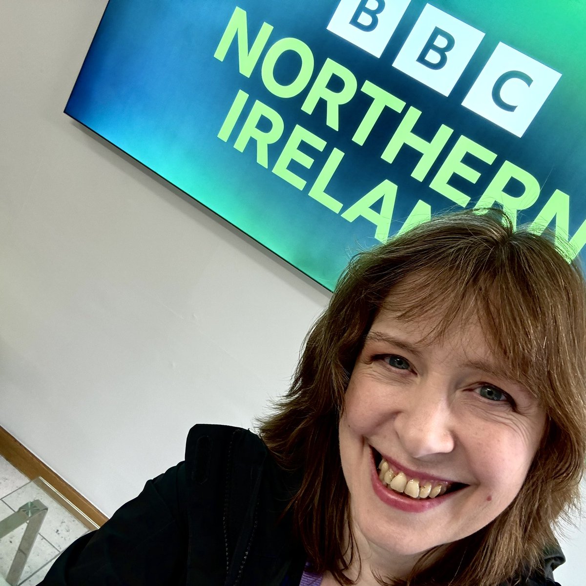 Made it to @bbcradioulster! Looking forward to singing & playing live on the @LynetteFay Show — listen live/listen back on bbc.co.uk/programmes/m00… — promoting my gigs at #OpheliasLoft #DalysOmagh #Omagh Weds, #TheOldChurchCentre @CushendunBPT #Cushendun #Ballymena Thu, ->