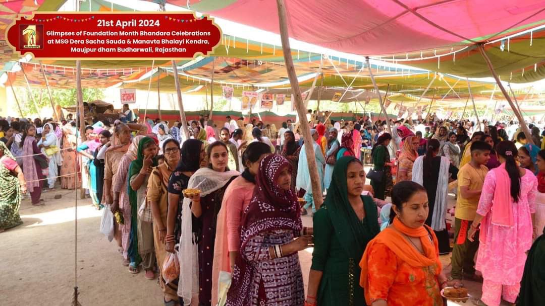 The celebrations of MSGFoundationMonthBhandara witnessed an overwhelming gathering of Dera disciples..Volunteers express the gratitude to Saint Dr. MSG for the invaluable life lessons by doing various welfare works Check the glimpses here! 
#FoundationMonthBhandaraHighlights