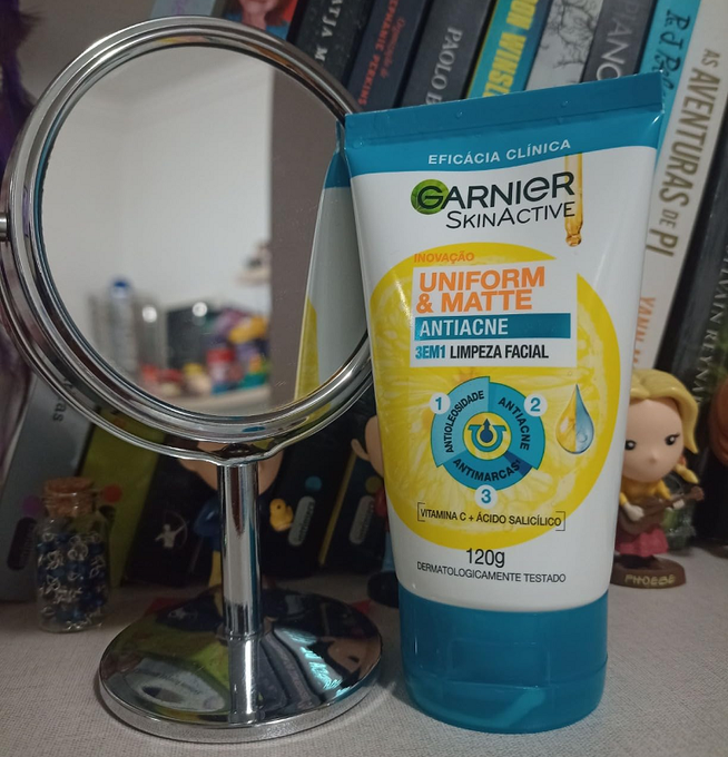Garnier Sabonete Facial 3 em 1 Uniform & Matte Antiacne, Esfolia Levemente, com Ação Antiacne, Antimarcas e Antioleosidade, 120g
