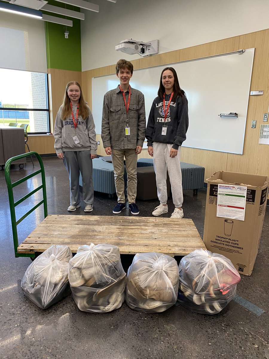 Students in @EDvironmentLZ prepared shoes for donation to @SWALCO Reuse A Shoe Drive on Earth Day! #WeAreLZ #LZNation @johnwalshD95 @LZ95curriculum