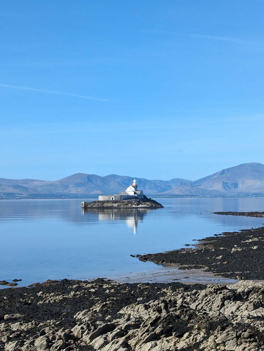 Fenit lighthouse on a beautiful blue April day. Fenit, Kerry.

#WildAtlanticWay #kerry #beautifulday #blueMonday