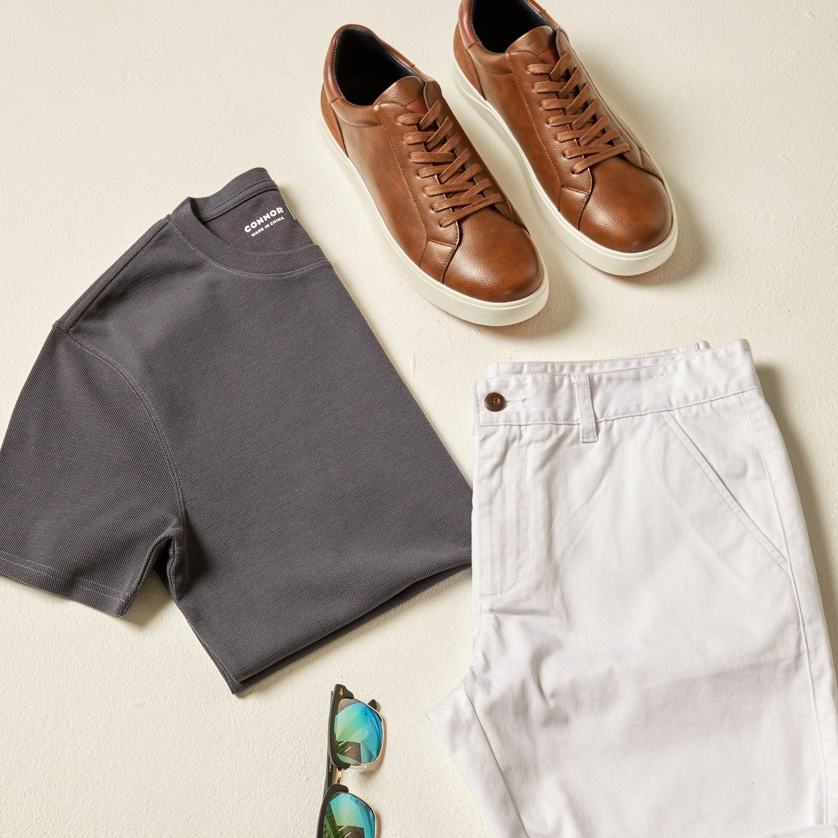 ConnorClothes's tweet image. Left it to the last minute? 👀 Head to a Connor store today to get Dad sorted! #Connor