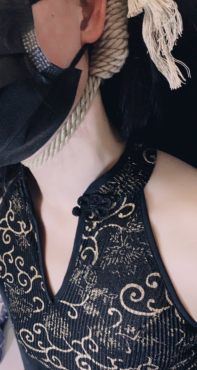 用麻绳吊好像很容易勒伤，有没有什么好办法  #首绞 #绞刑 #上吊 #hanging #SM