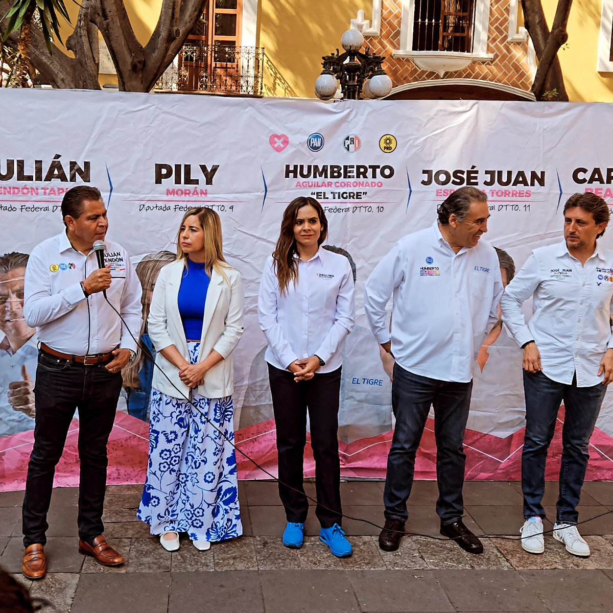 JulianRendonPue's tweet photo. Frente a medios de comunicación los candidatos a diputados federales de #FuerzaYCorazónPorMéxico reprobamos tajantemente la iniciativa por la que Morena busca quitarle sus ahorros de AFORE a los trabajadores.

#PonteChingonYVotaPorJulianRendón
#PorUnMéxicoSinMiedo https://t.co/DMEcBYOC5O