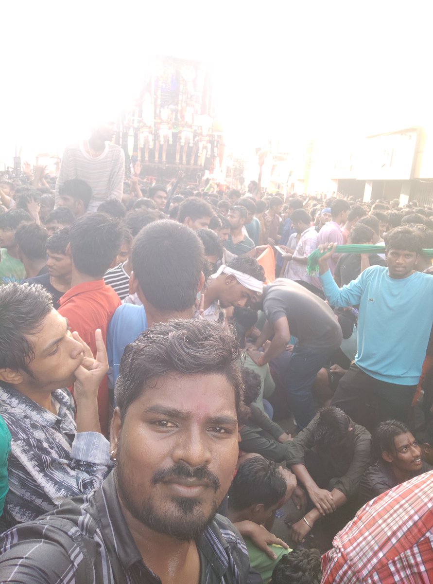 kasilingam_m's tweet photo. மீனாட்சி அம்மன் திருத்தேர் தேரோட்டம் 🔥 2024 apr 22
.
.
.
.

@kasilentgraphy_18 
.
.

#silentgraphylove #silentgraphy #padaphotographer #madurai #maduraifestivels #therottam #therottam🔥 #therottammadurai #maduraikaran #maduraiphotography #madurai #maduraimemes https://t.co/FzeXRZWmdA