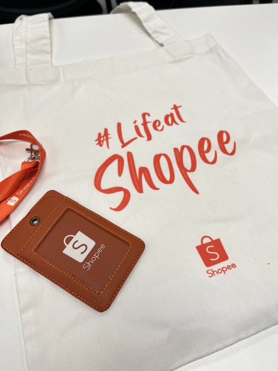revflojo's tweet image. 1st day #LifeAtShopee