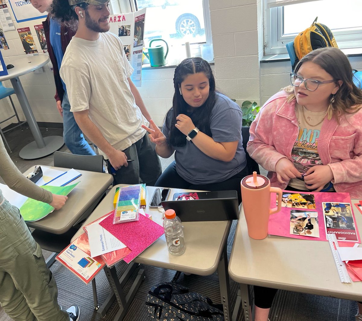 The ⁦⁦@BCCInnovation⁩ students are working hard to prep for their✨showcase✨tomorrow! It looks like an art store exploded in this classroom, but we love the messiness behind the scenes.