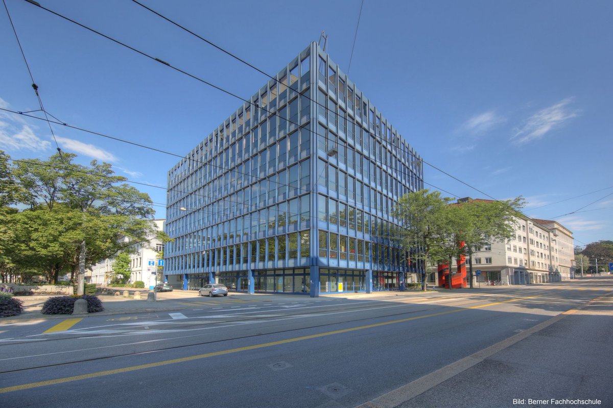 Der kürzlich verstorbene Berner Architekt Frank Geiser hinterlässt in unserer Stadt markante Bauwerke, wie jenes an der Schwarztorstrasse. Ich nehme Abschied von einem der Grossen seines Fachs: bern.ch/politik-und-ve…