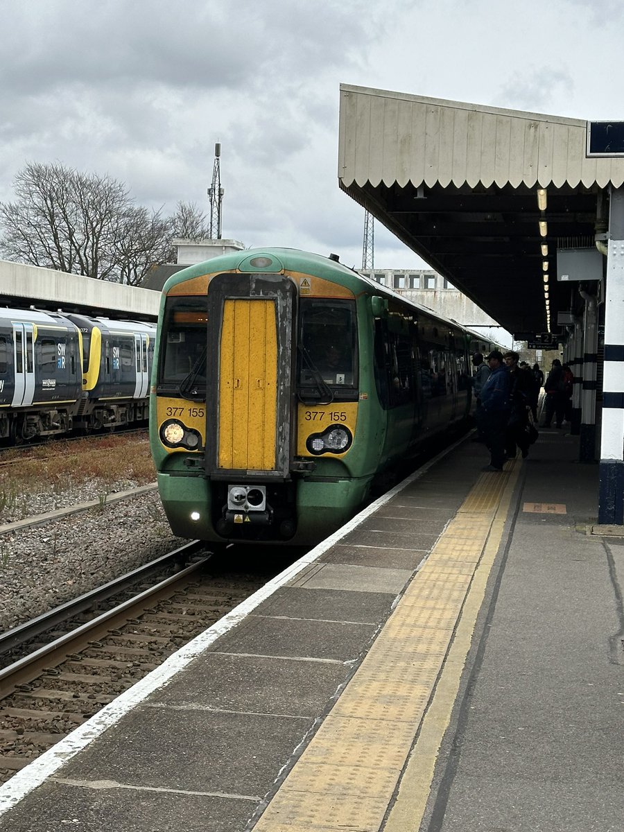 My taxi back to Fareham. Southern 1J30 12:35 London Victoria - Southampton Central. Unit number 377155.