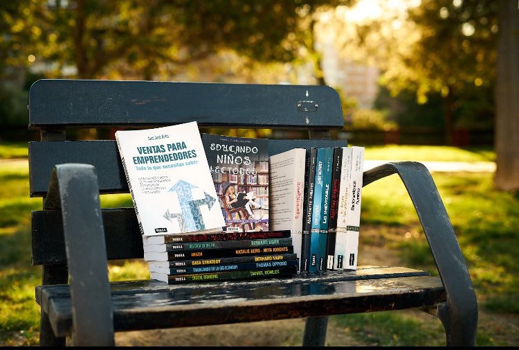 TeellEditorial's tweet photo. Mañana 23 de Abril atenderemos el día del libro en Zaragoza. 📚
El stand se encuentra en Plaza España
Os esperamos 🙂
Gracias ❤️ https://t.co/nyMo9UMB7R