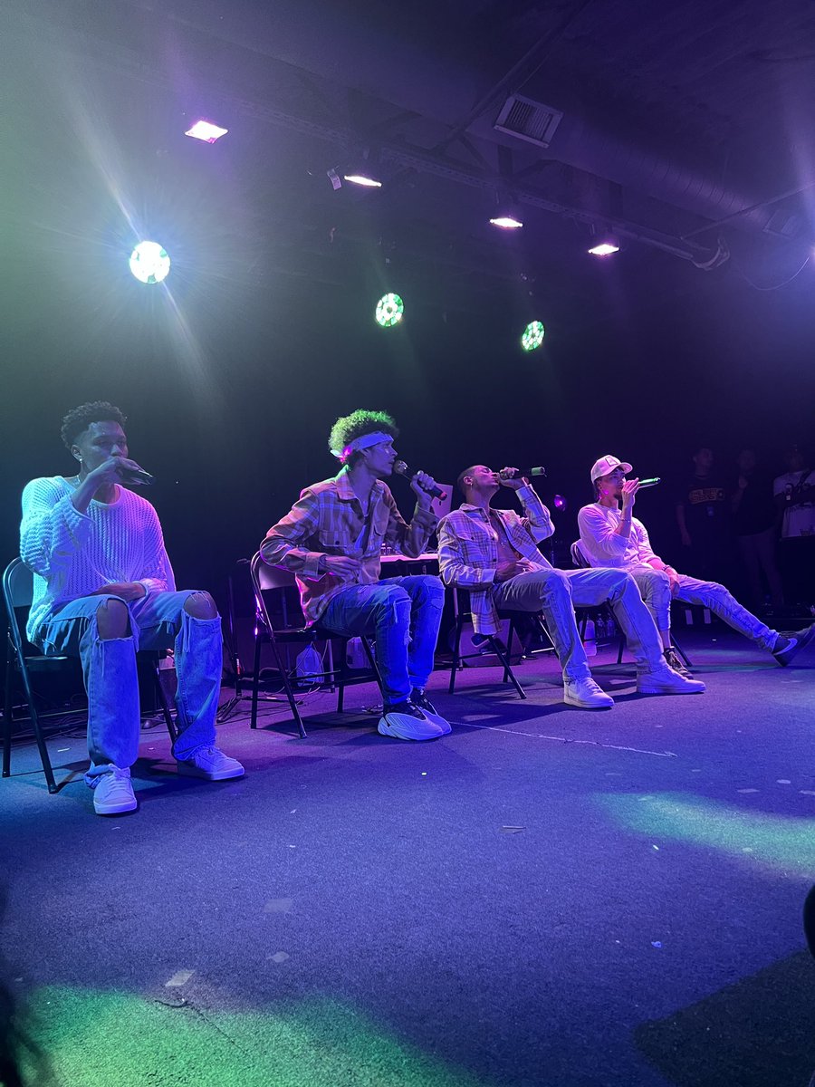 PaulaMarie93's tweet photo. I’m ready to take more pictures like this of @B5Online ❤️ 2019 Dallas, 2023 San Antonio, 2024 Houston. ❤️ all in my feels this morning lol 😂 https://t.co/EHP8BykMiw