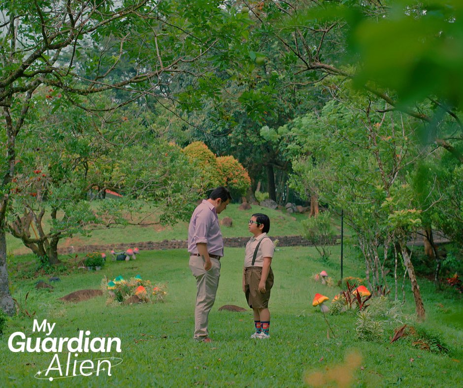 GMADrama's tweet photo. Kakampi nga ba o kaaway si Ninong Ceph?
#MyGuardianAlien | Weeknights at 8:50 PM on GMA Prime.
#MGAPeaceOffering https://t.co/uNMDmx5jSG