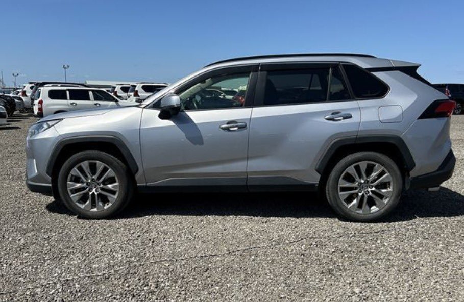 kaiandkaro.com 🇯🇵PRE-ORDER NOW FROM JAPAN🇯🇵 2019 TOYOTA RAV 4 ✨️3 MONTHS ENGINE & GEARBOX WARRANTY✨️ TOTAL COST: KES 5,318,000/= 📲📲Sales +254 716-770-077 Location: Japan 🇯🇵 Mileage: 49,000kms Approximate importation time; 45 days ⚪️NOTABLE FEATURES⚪️ -2000cc