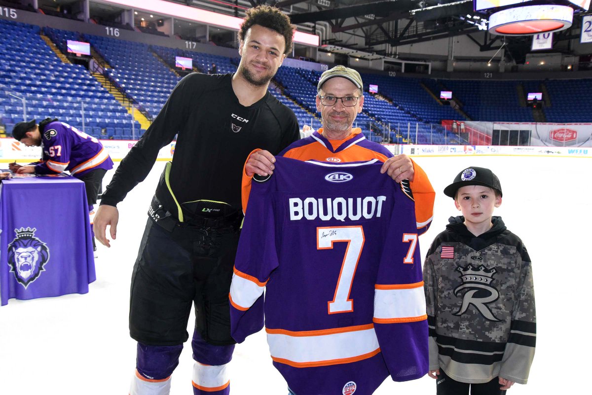 ICYMI: Some of the best fans in hockey went home with game-worn 🧵's at our annual Jersey Off Our Back Raffle! 🥳 The raffle is available to ALL Royals365 members - one of the MANY perks to becoming a season member! Learn about a Royals365 Membership 👉 bit.ly/Royals365Membe…