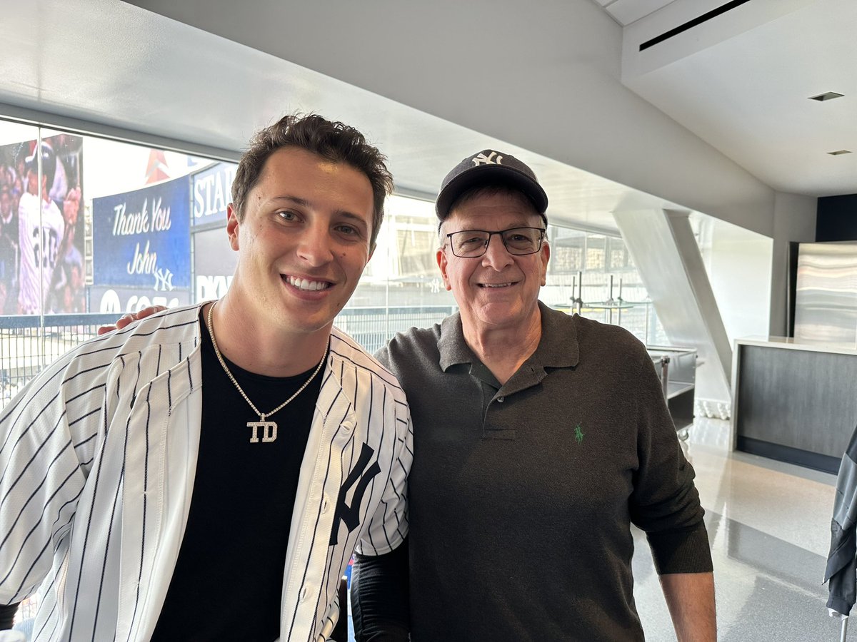 MintPros's tweet image. Another great, Mint Pros Meet &amp;amp; Greet Legends game with 300 happy fans. Thanks to, Tino Martinez, @DocGooden16 , Jim Leyritz, Bucky Dent and  special guest, @Giants QB Tommy DeVito.