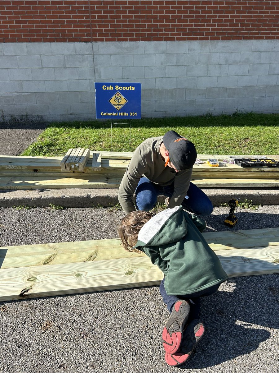 Thanks to all of the volunteers that came out for Clean the Ravine this weekend! Check out Pack 331 building walkways to keep us out of the mud! #itsworthit