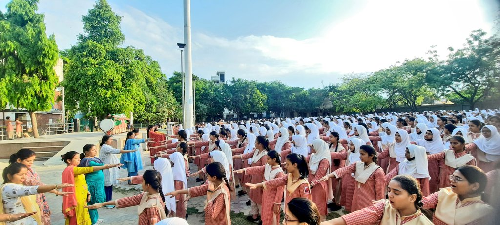 SKV Noor Nagar marked #EarthDay with insightful activities, fostering a deep understanding of environment among students.

By emphasizing the significance of sustainable practices, we inspire the next generation to safeguard our planet for a brighter future. #EducationForChange