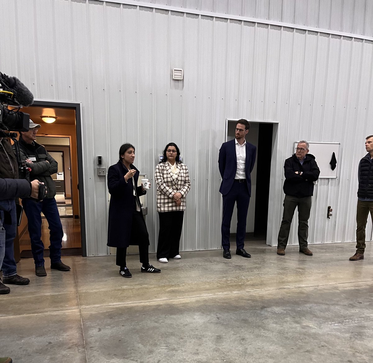 LongViewFarms's tweet image. LongView Farms was honored to host @linakhanFTC over the weekend. We enjoy all opportunities to showcase our passion for agriculture and appreciate Chairwoman Khan’s willingness to learn about the industry.