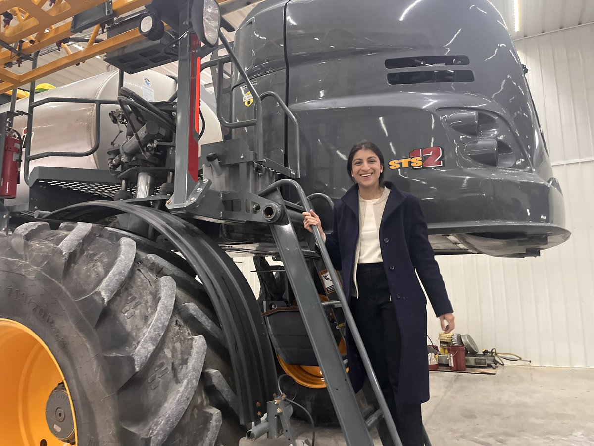 LongViewFarms's tweet image. LongView Farms was honored to host @linakhanFTC over the weekend. We enjoy all opportunities to showcase our passion for agriculture and appreciate Chairwoman Khan’s willingness to learn about the industry.