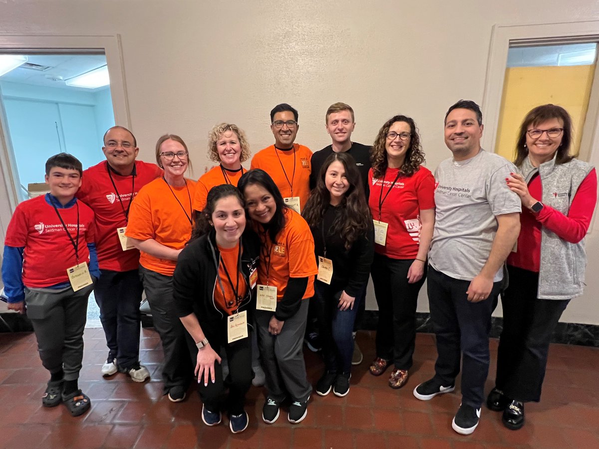 The Annual Homeless Stand Down, organized by @BVUVolunteers, provides essential goods and services to those facing homelessness in our community. Faculty, staff, and residents united to support an oral screening station. Grateful to partner with MedWorks to offer ear cleanings.