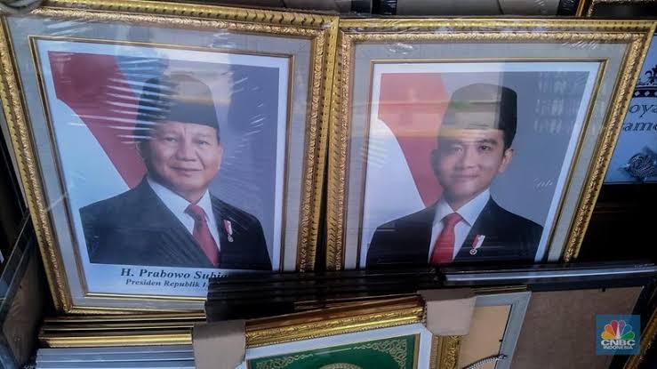 ichank620's tweet photo. BREAKING NEWS
Alhamdulillah.... dengan ditetapkannya keputusan @officialMKRI maka Pemilu 2024 dinyatakan berakhir.

Selamat kepada Pak @prabowo dan @gibran_tweet sebagai paslon terpilih Pilpres Indonesia 2024.

Mari bersama membangun bangsa.
*Maju negaranya; bahagia rakyatnya. https://t.co/8YnKMadjC3