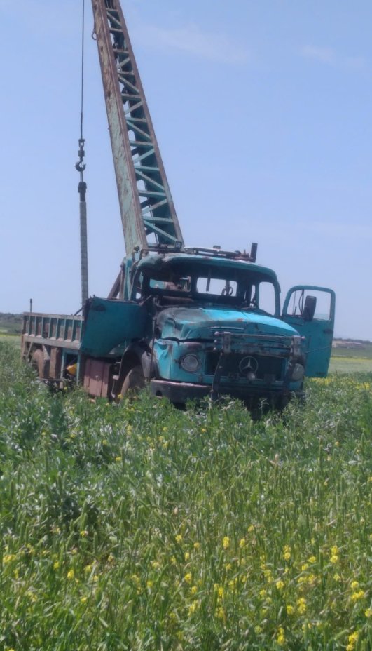 This morning, #Assad's regime directed a suicide drone into a small crane being used by farmers repairing a water well in #Aleppo's western countryside. Two other civilian vehicles were struck by suicide drones nearby, leaving several injured.