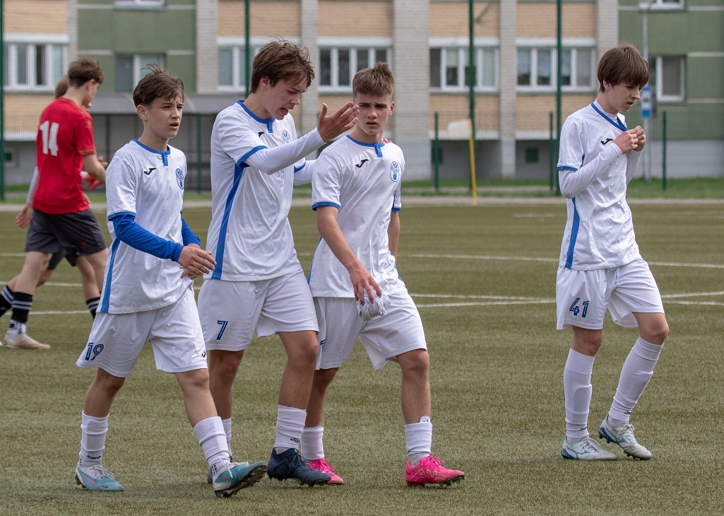 fcvolna's tweet photo. ➡️ Юношеское первенство: наши без поражений

Наши старшие юноши (U-17) встречались на выезде с «Гомелем», одним из лидеров турнира в группе «Б» высшей лиги.

Подробности у нас на сайте: https://t.co/WNjblZW9yD https://t.co/SR9gwSo9pa