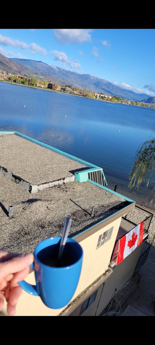 jfrankcom391's tweet photo. Well, it ain't thee Riviera ..... #WinnipegRiviera but it sure will do for April! @osoyoosbc https://t.co/uPvyhOYUIi