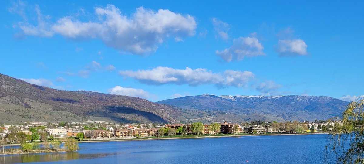 jfrankcom391's tweet photo. Well, it ain't thee Riviera ..... #WinnipegRiviera but it sure will do for April! @osoyoosbc https://t.co/uPvyhOYUIi