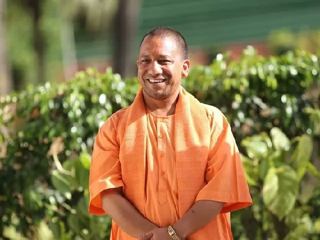 HUGE 🚨 UP CM Yogi Adityanath said after Ayodhya and Kashi, now it is time for the state’s Braj region to shine 🔥🔥

'Ayodhya and Kashi have achieved their goals, it is your turn now' ⚡

He said this at Fatehpur Sikri, 64 KM away from Mathura 🚩

'Let Opposition recite the