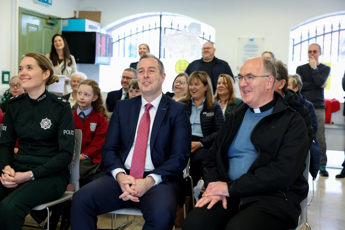 Education Minister Paul Givan has attended a presentation event for Dromore Central Primary School and St Colman’s Primary School, Dromore who are involved in a cross-community bicycle project. Read more: education-ni.gov.uk/news/minister-…