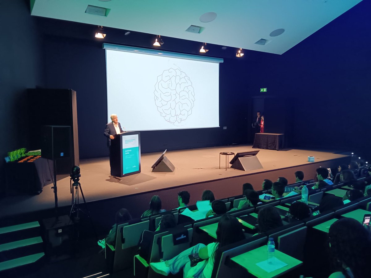 António Grilo, presidente da #ANI - Agência Nacional de Inovação, discursa sobre o início da iniciativa que une a sua organização e a Ciência Viva, na sessão de abertura do Concurso Nacional de Inovação na Escola 2024. #cienciaviva #inovacao #concurso #escolas