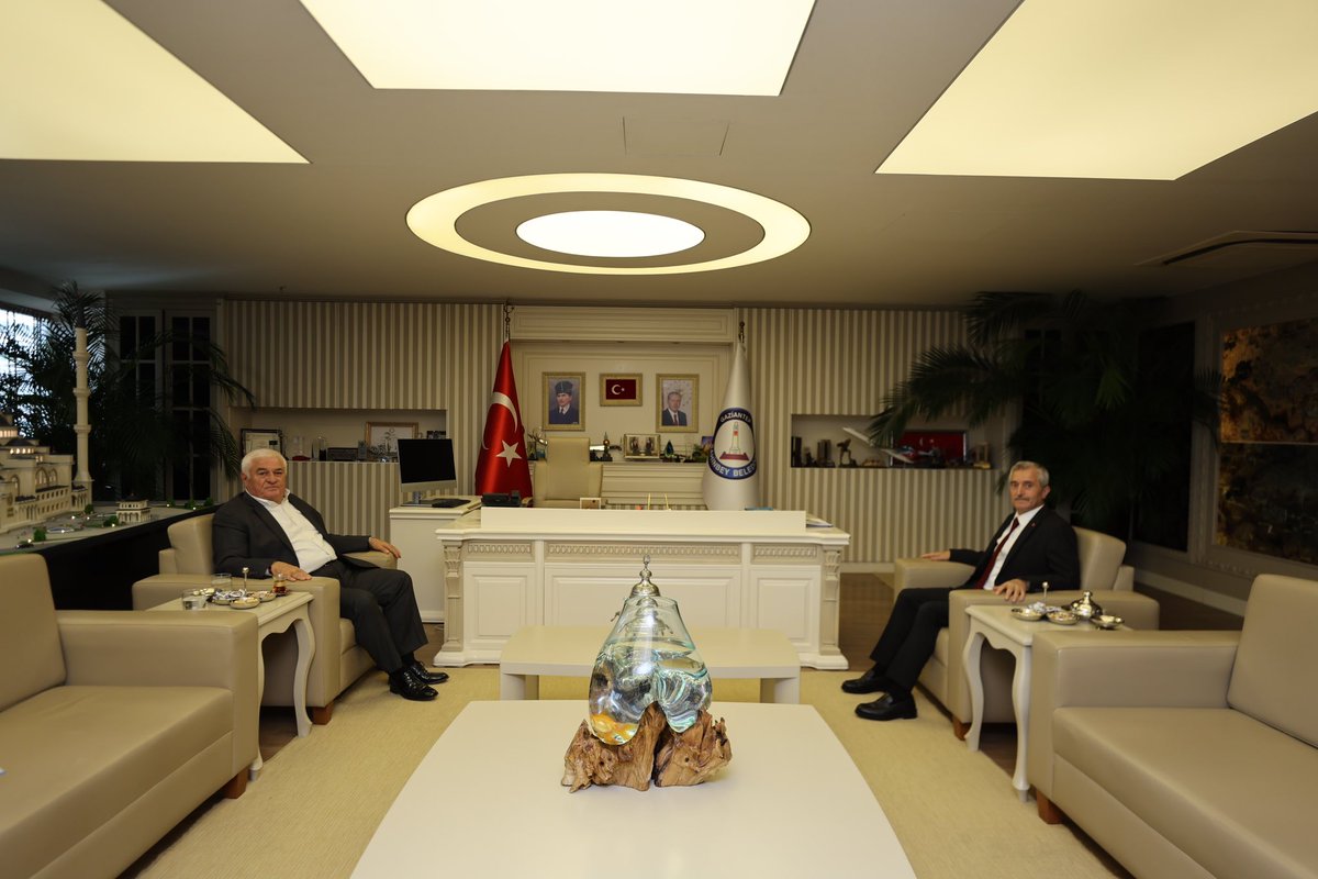 23 ve 26. dönem CHP Gaziantep Milletvekili Akif Ekici’ye Belediyemize yapmış olduğu ziyaretten dolayı teşekkür ediyorum. #Şahinbey #Gaziantep
