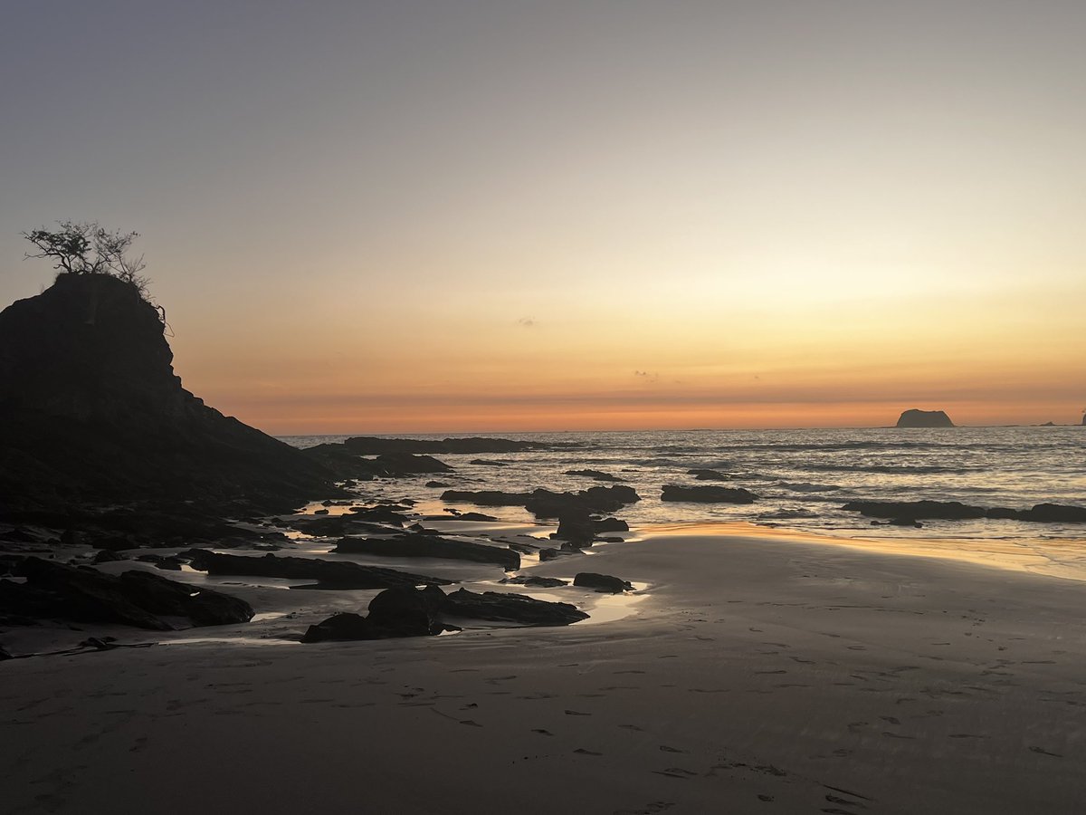 foundmycalling's tweet photo. Some sunsets taken in the last few months. https://t.co/Ehm8fKPfBJ