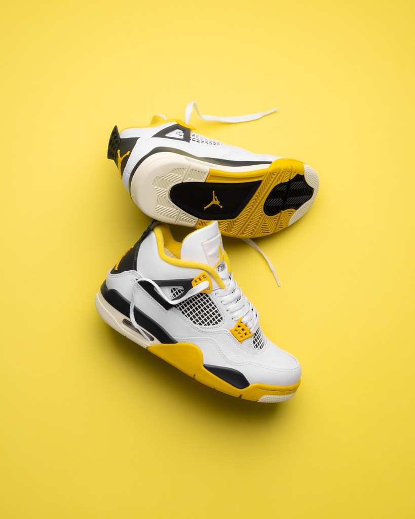 Wmns Air Jordan 4 Retro «Vivid Sulfur» out now at Titolo⁠
⁠
style code: AQ9129-101⁠
⁠
Link in bio!⁠
⁠
#airjordan4 #vividsulfur