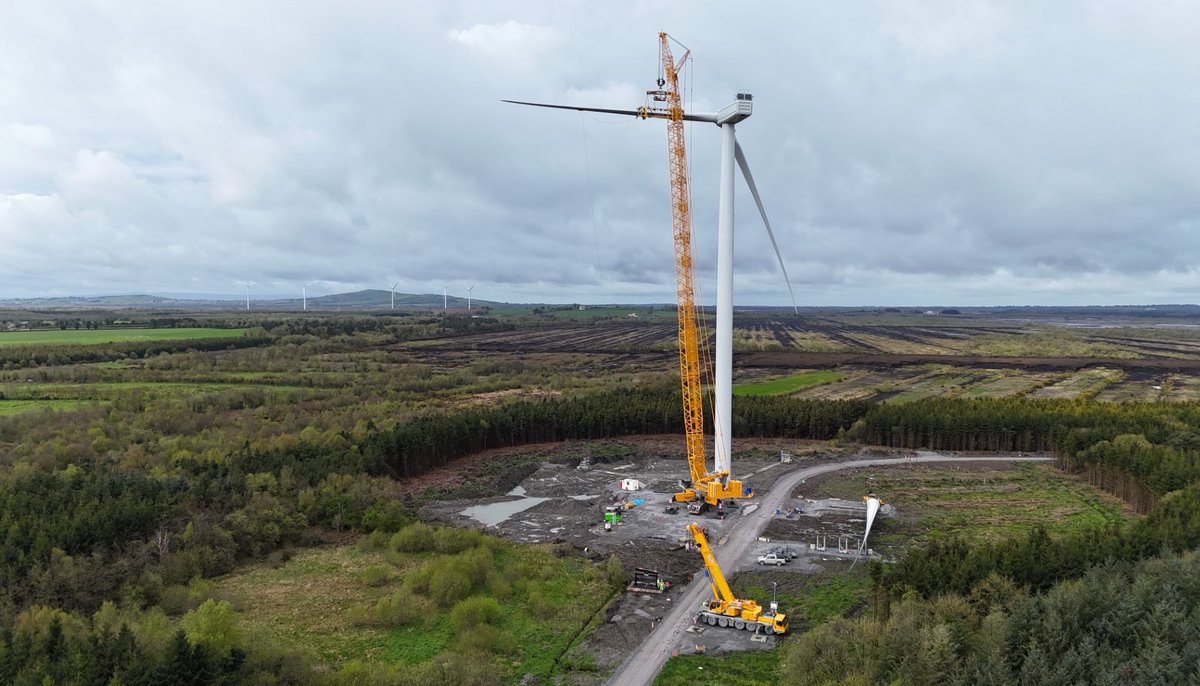 Turbine installation at Yellow River Wind Farm, located outside Rhode in County Offaly, has reached the halfway point. renews.biz/92691/ #onshorewind #Ireland #renewableenergy