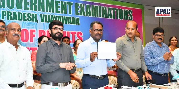 2024 AP SSC 10th Results: 86.69% pass rate; Female students outperform male counterparts; Parvathipuram Manyam leads districts To Read More: apacnewsnetwork.com/2024/04/2024-a… #APACEducation #AndhraPradeshSSC #10thResult #ParvathipuramManyam #BSEAP @ssureshias