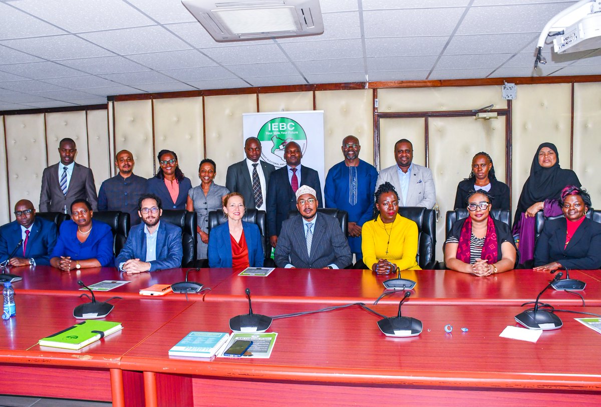 The Commission led by the CEO Mr. Marjan H. Marjan hosted @USAIDKenya Office of Democratic Governance, Peace and Security (DGPS) and their partners (@IFES1987 and @ELGIA_Africa). The meeting with the development partners sought to understand the Commission’s funding priority…