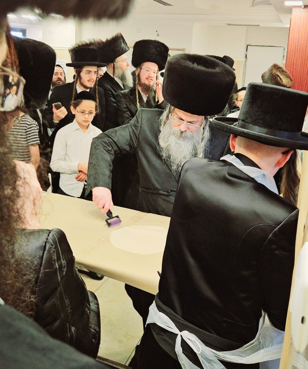 midnightrabbi's tweet photo. Good Yom Tov, all... @midnightrabbi #inspires
Happy 😊 Pesach, all. Only Blessings 🙌 of Freedom:) and True Real Nachus...
#chagsomayach
#rebbe
#hallel
#erevpesach
#pesach
#matzah
#happydays
#emuna
#unityflow
#UnitedSouls
@GoldsmithEli
#enjoylife https://t.co/ypJqrSJbBK