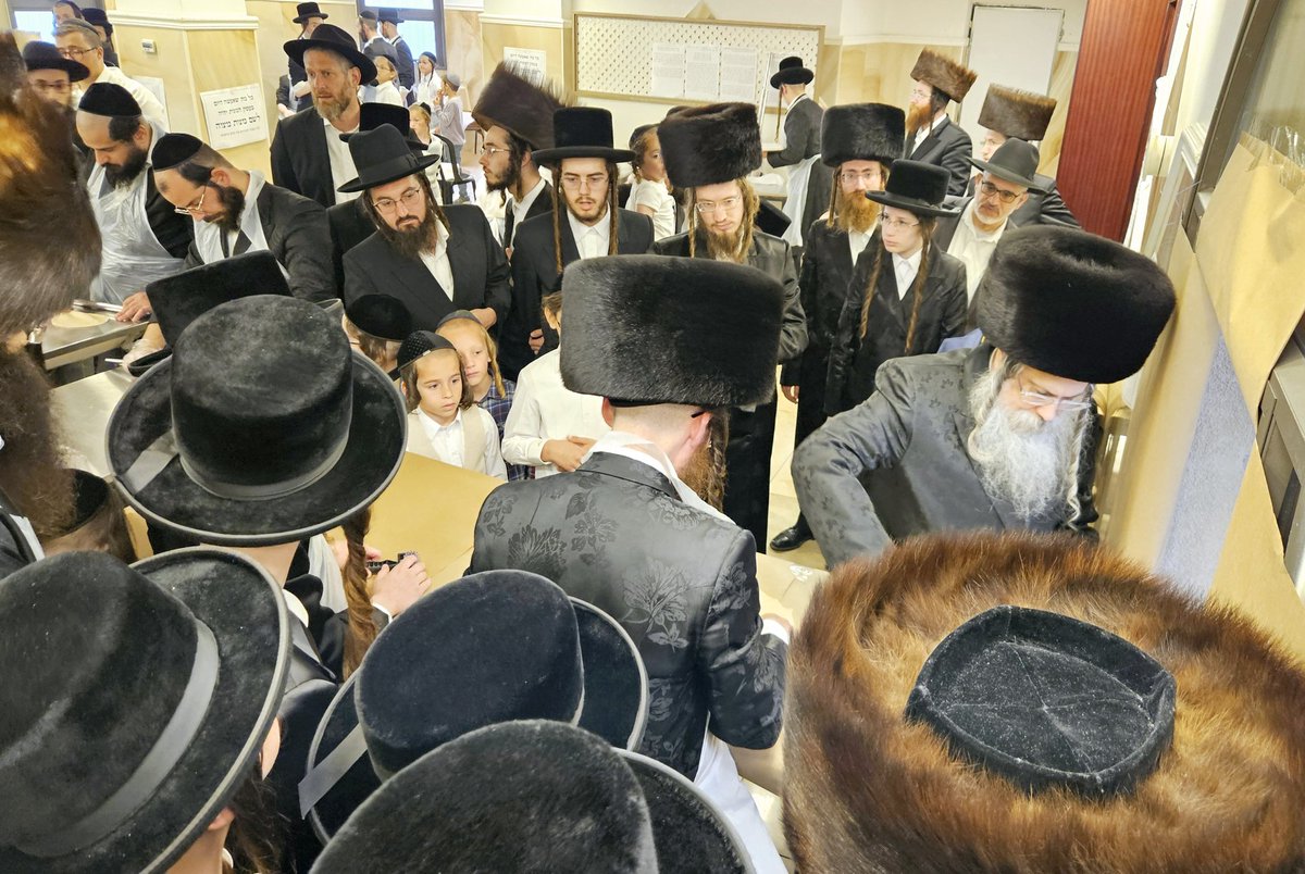 midnightrabbi's tweet photo. Good Yom Tov, all... @midnightrabbi #inspires
Happy 😊 Pesach, all. Only Blessings 🙌 of Freedom:) and True Real Nachus...
#chagsomayach
#rebbe
#hallel
#erevpesach
#pesach
#matzah
#happydays
#emuna
#unityflow
#UnitedSouls
@GoldsmithEli
#enjoylife https://t.co/ypJqrSJbBK