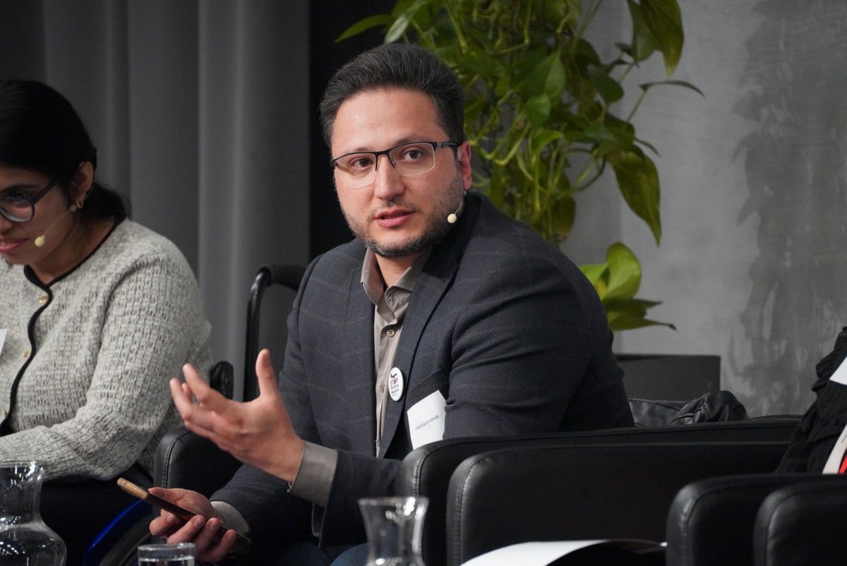 James Denselow (@jamesdenselow) on Twitter photo On humanity and modern conflict
“There’s no light at the end of the tunnel but let’s keep walking down it together”
- <a href="/Hamza_Alkateab/">Dr.Hamza Alkateab</a>
#ProtectionForum24 On humanity and modern conflict
“There’s no light at the end of the tunnel but let’s keep walking down it together”
- <a href="/Hamza_Alkateab/">Dr.Hamza Alkateab</a>
#ProtectionForum24
