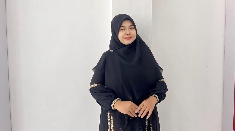 Atikah grew up in Palangkaraya, Indonesia 🇮🇩, where the prevalence rate for child marriage is 19%. @UNFPA works to eliminate child marriage and ensure that girls like Atikah reach their full potential. Read Atikah's story ➡️ tinyurl.com/msjcxusa #EndChildMarriage