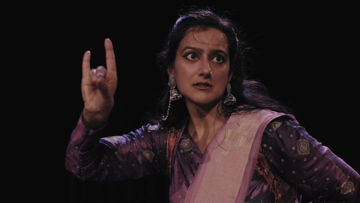 Roshni is a powerhouse of dance and music! The combo of intricately detailed musical playing with Sonia's clever use of mime, storytelling and spoken word takes the audience on an emotional journey through life. It's a show truly not to be missed > tinyurl.com/2wutujwd