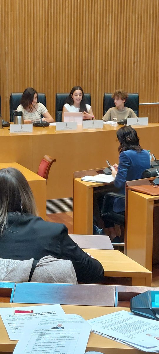 #InfanciaEnElCongreso: Quim, grupo asesor de <a href="/unicef_es/">UNICEF España</a>, una ciudad y un país pensado por y para los 👦🏽👧🏼 siempre será una ciudad mejor para todos. Un 🌎 que tenga en cuenta las necesidades y deseos de los más pequeños será un 🌎 más amable, seguro y respetuoso. <a href="/platdeinfancia/">Plataforma de Infancia</a>